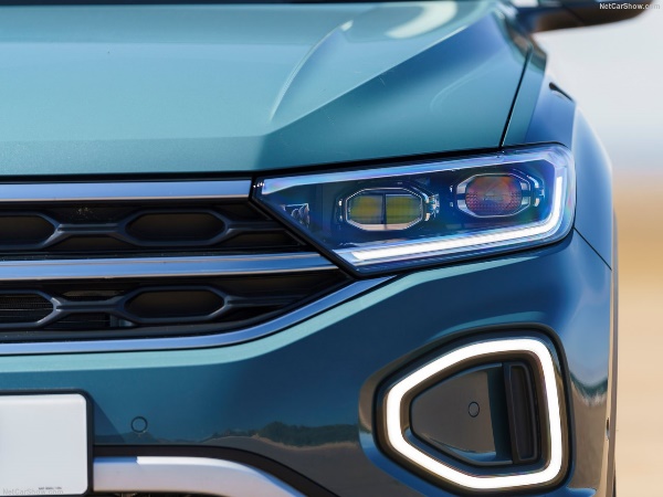 The front of a car
Description automatically generated